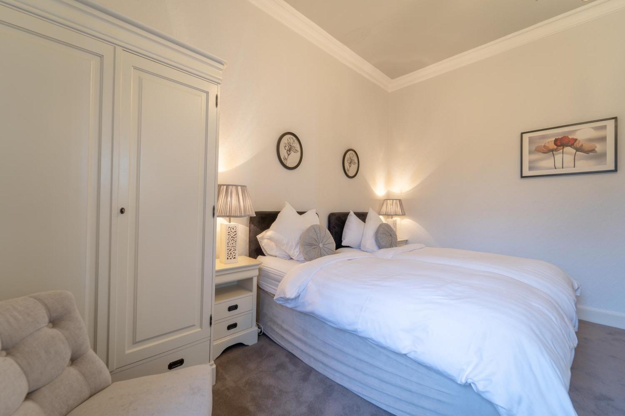 Bankton House Hotell Livingston Exteriör bild