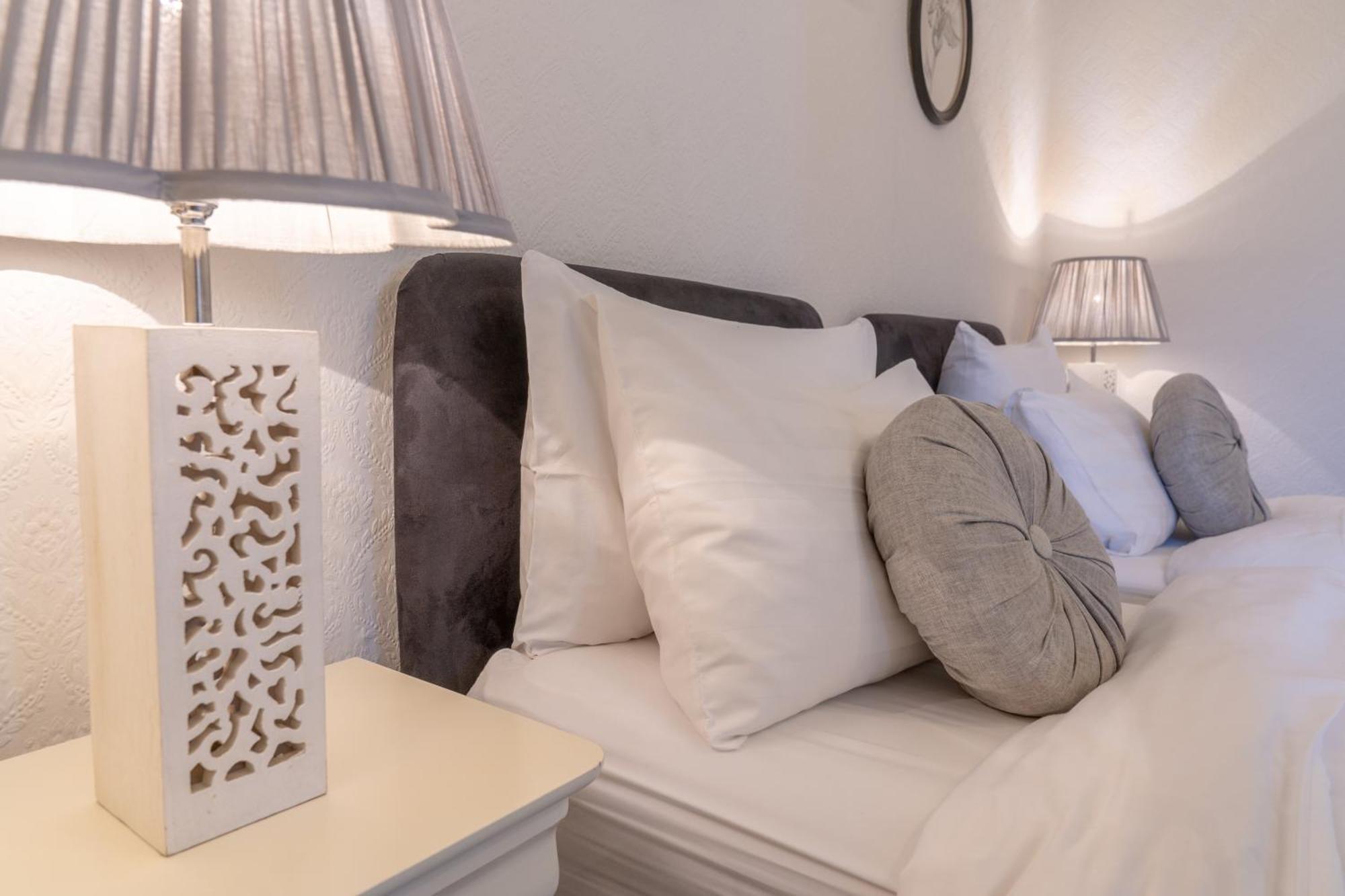 Bankton House Hotell Livingston Exteriör bild