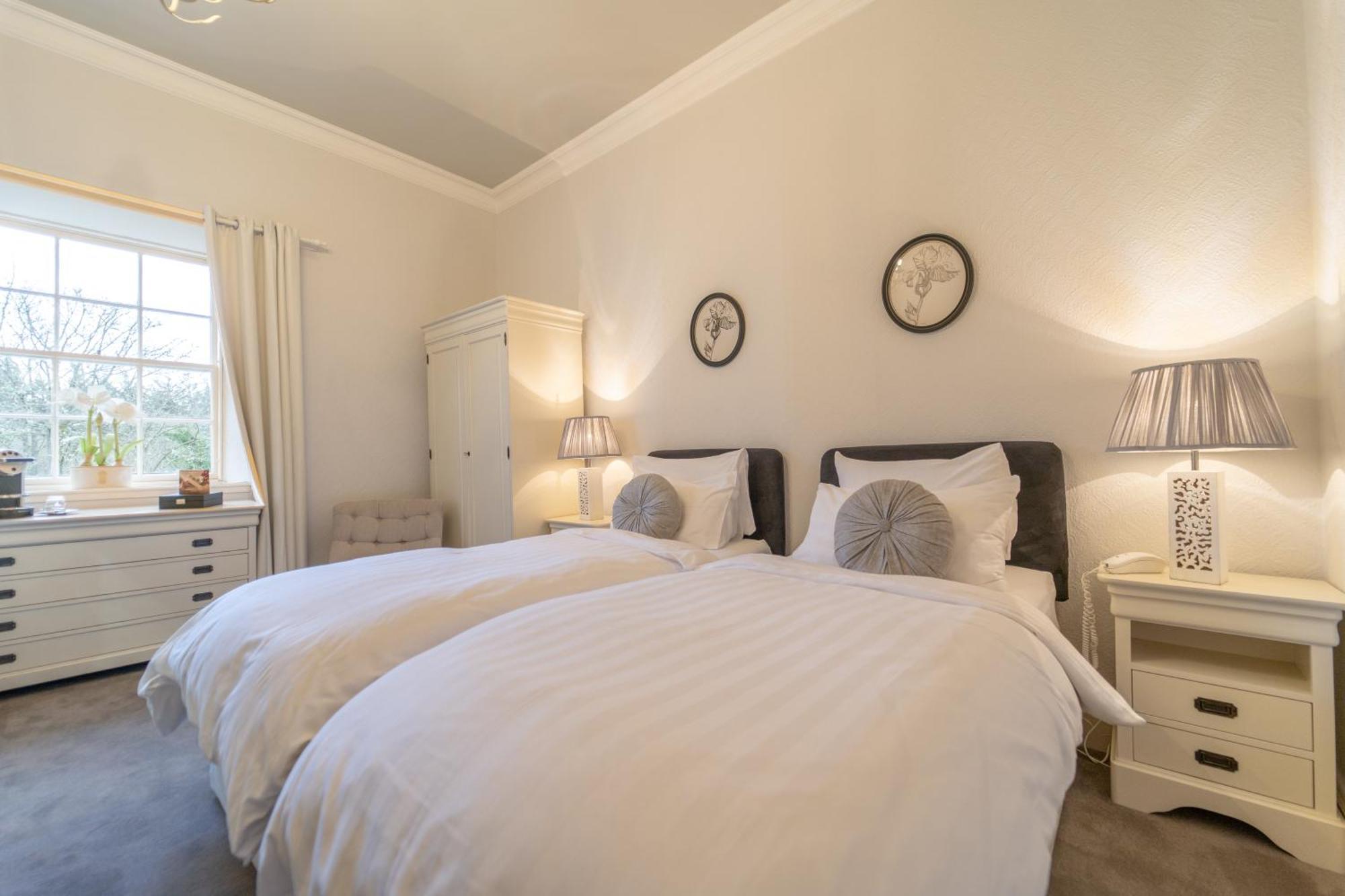 Bankton House Hotell Livingston Exteriör bild