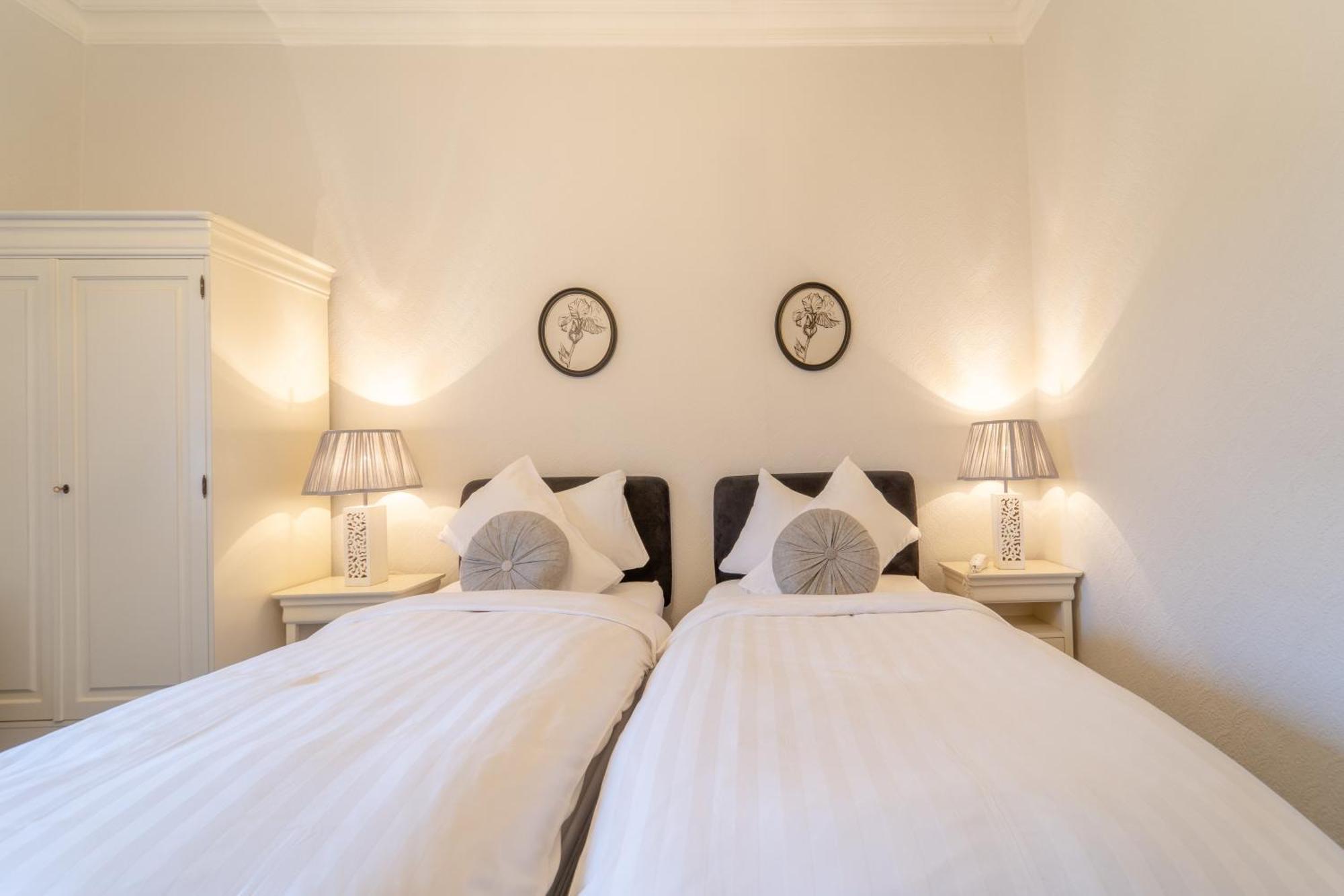 Bankton House Hotell Livingston Exteriör bild